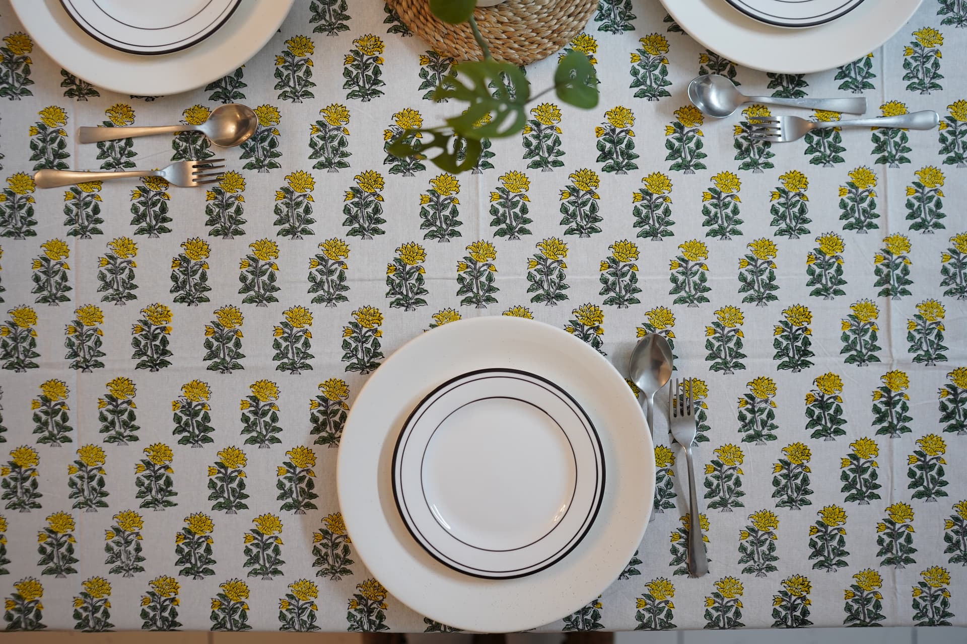 Chamak table cover