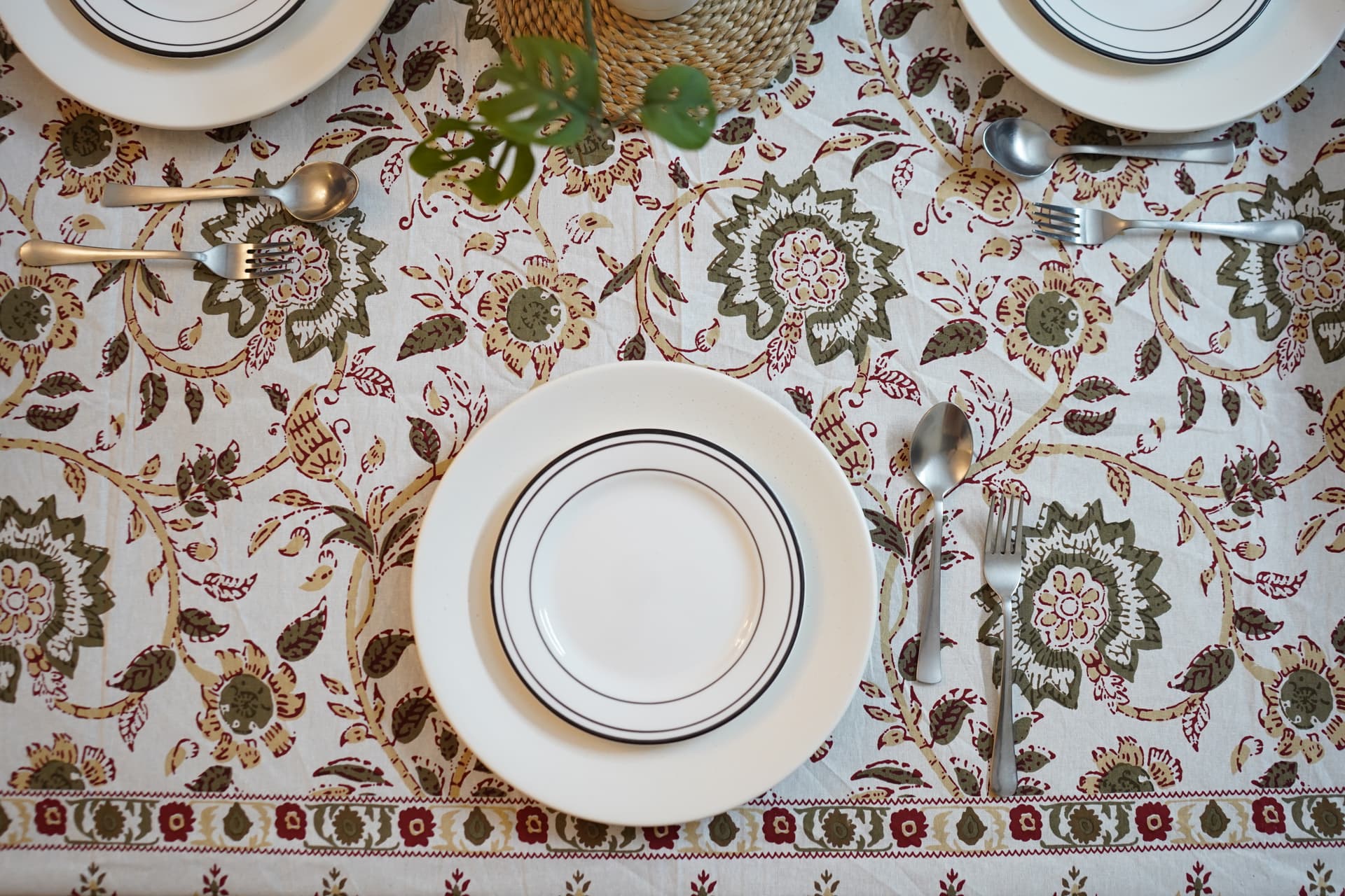 Green Garden table cover