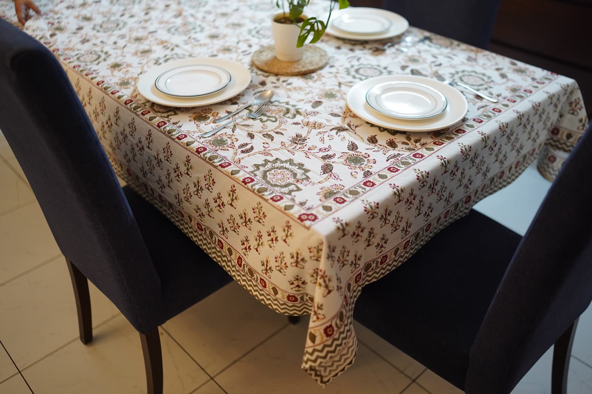 Green Garden table cover
