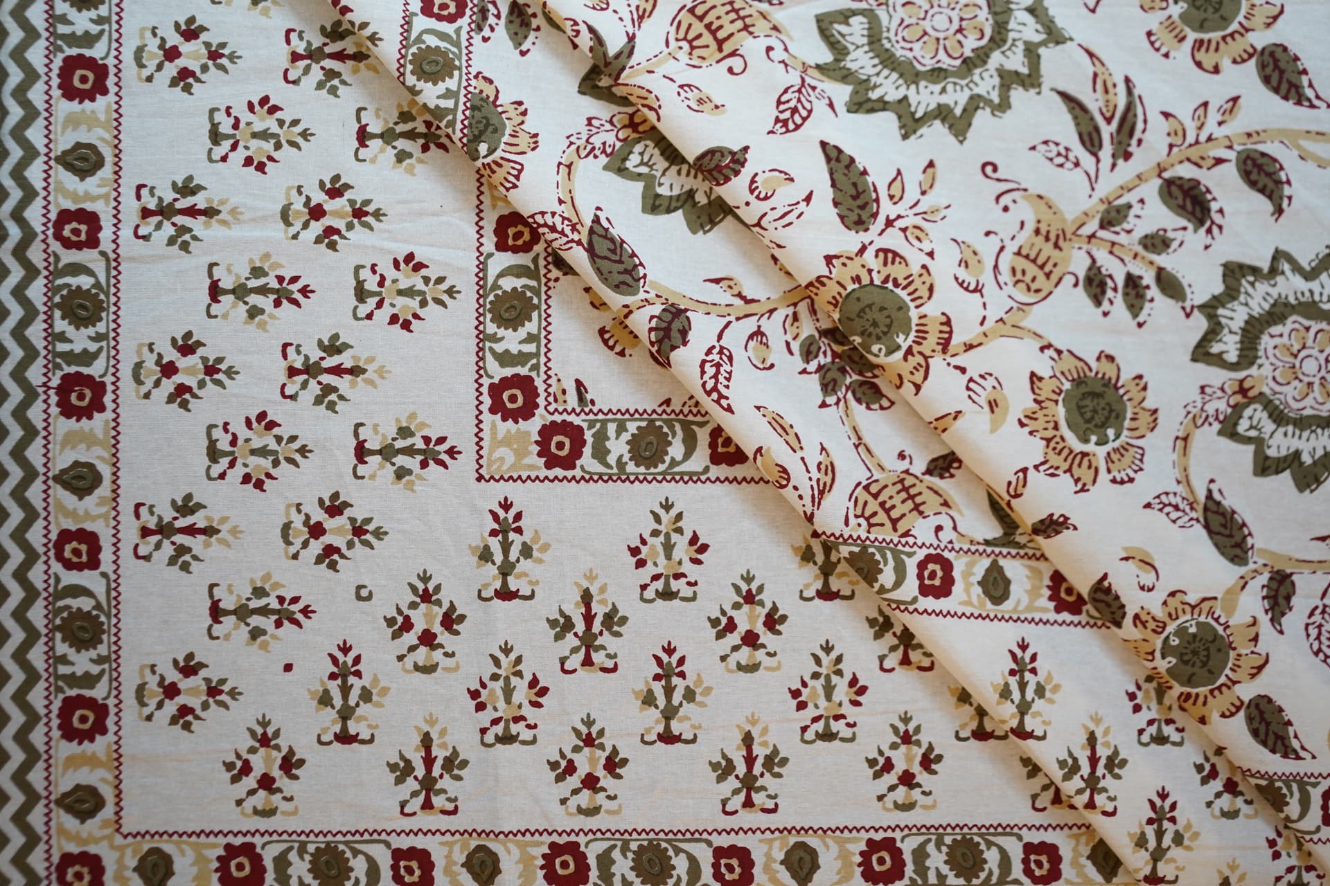 Green Garden table cover