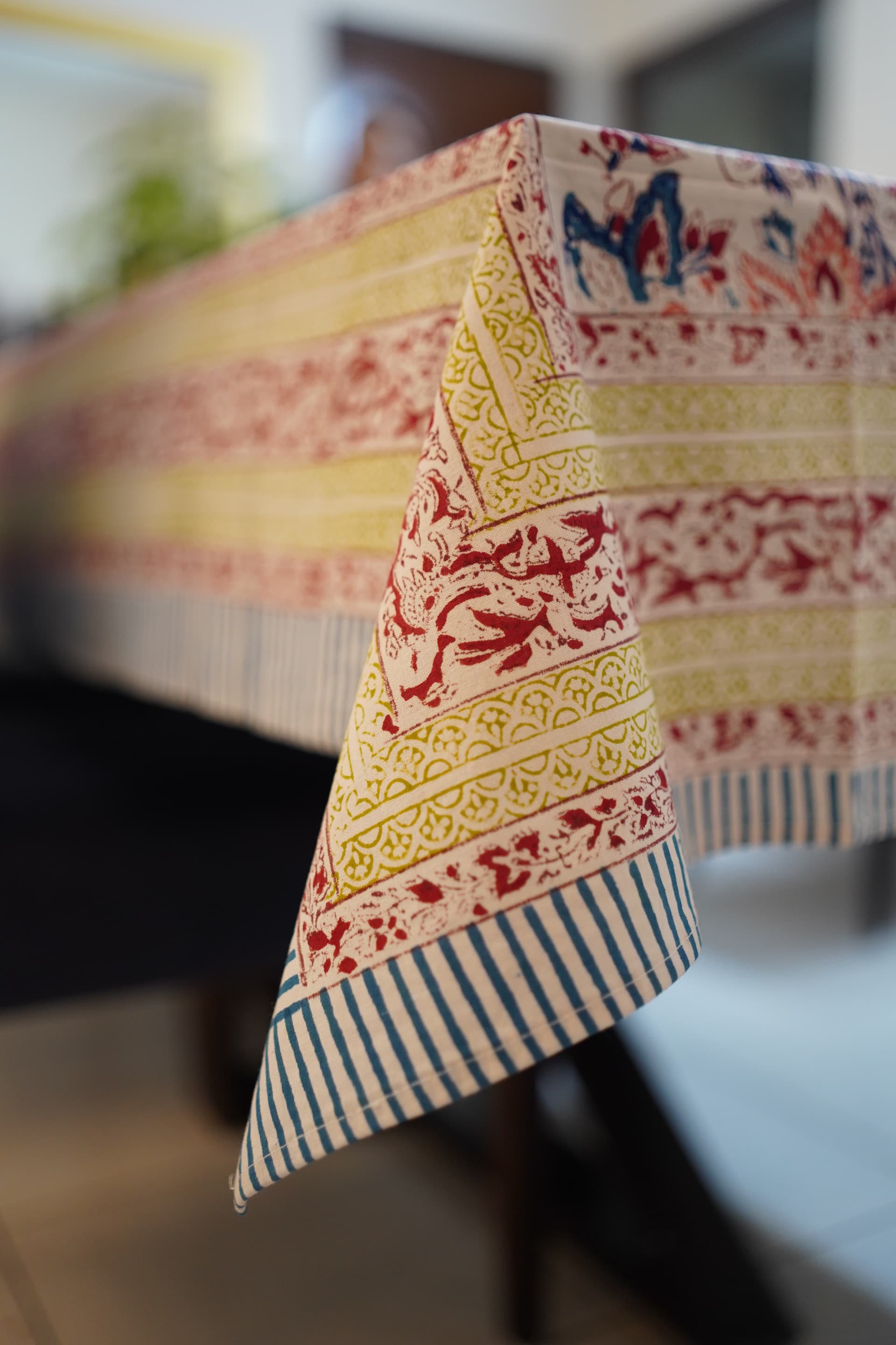 Pankhuri table cover