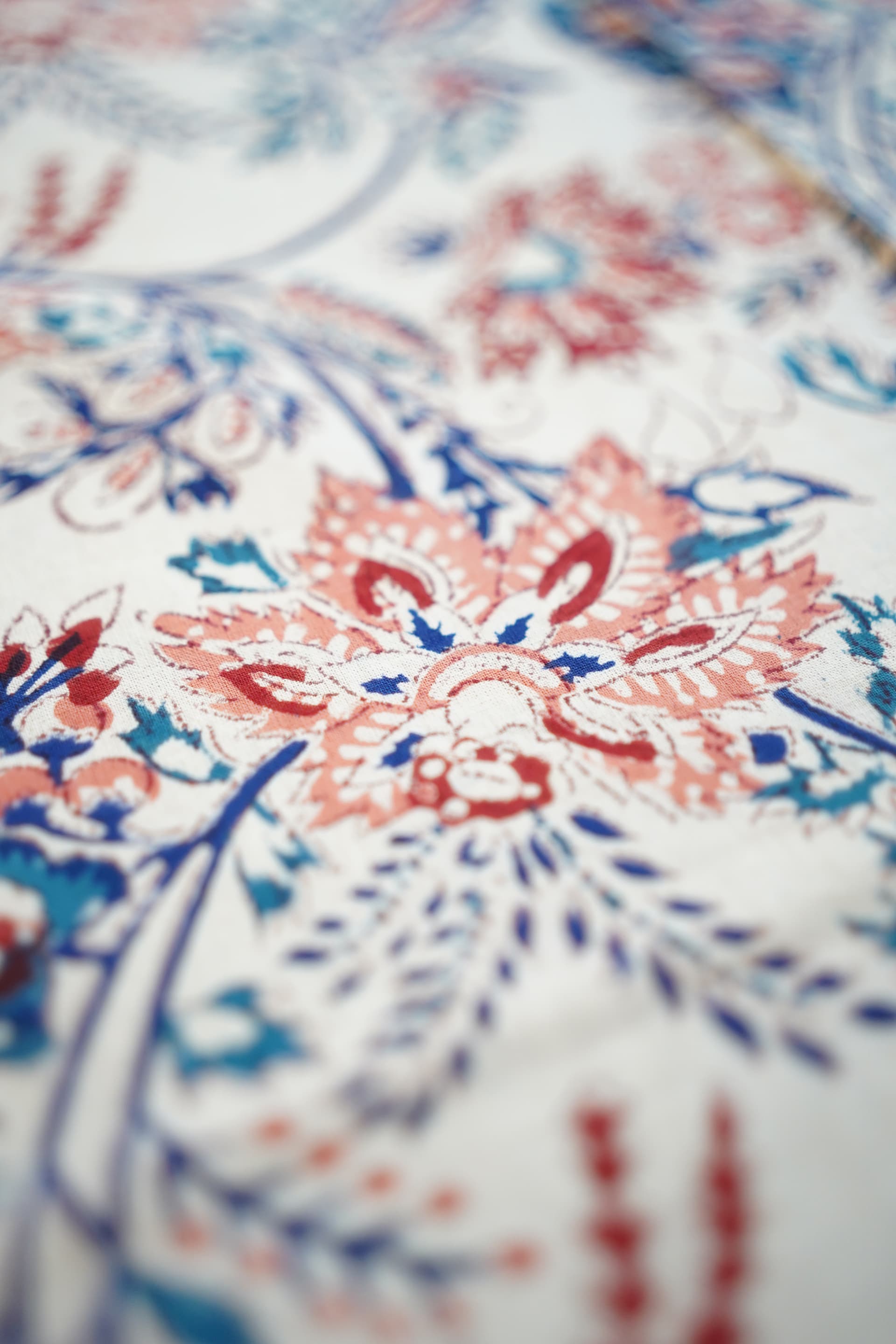 Pankhuri table cover