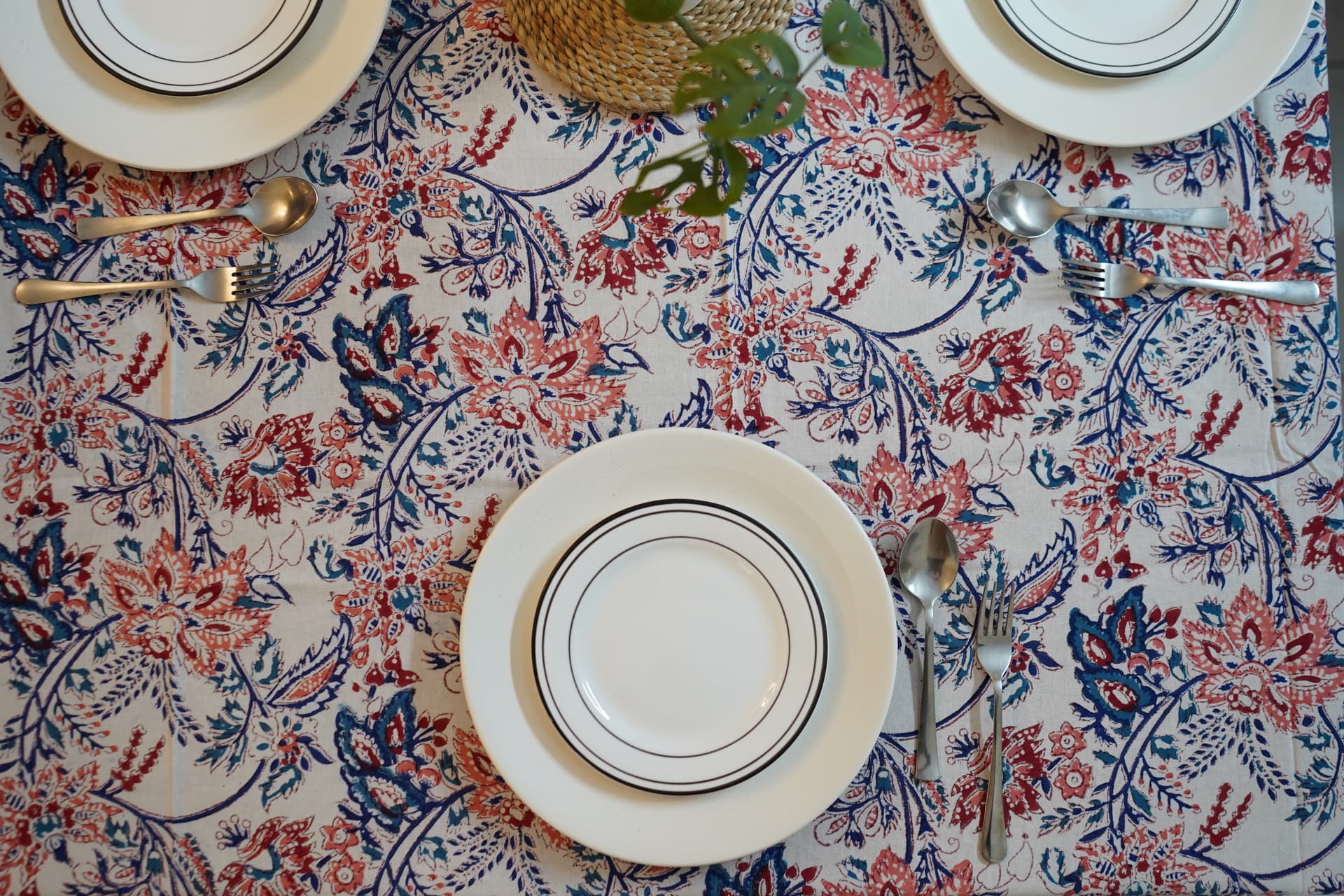 Pankhuri table cover