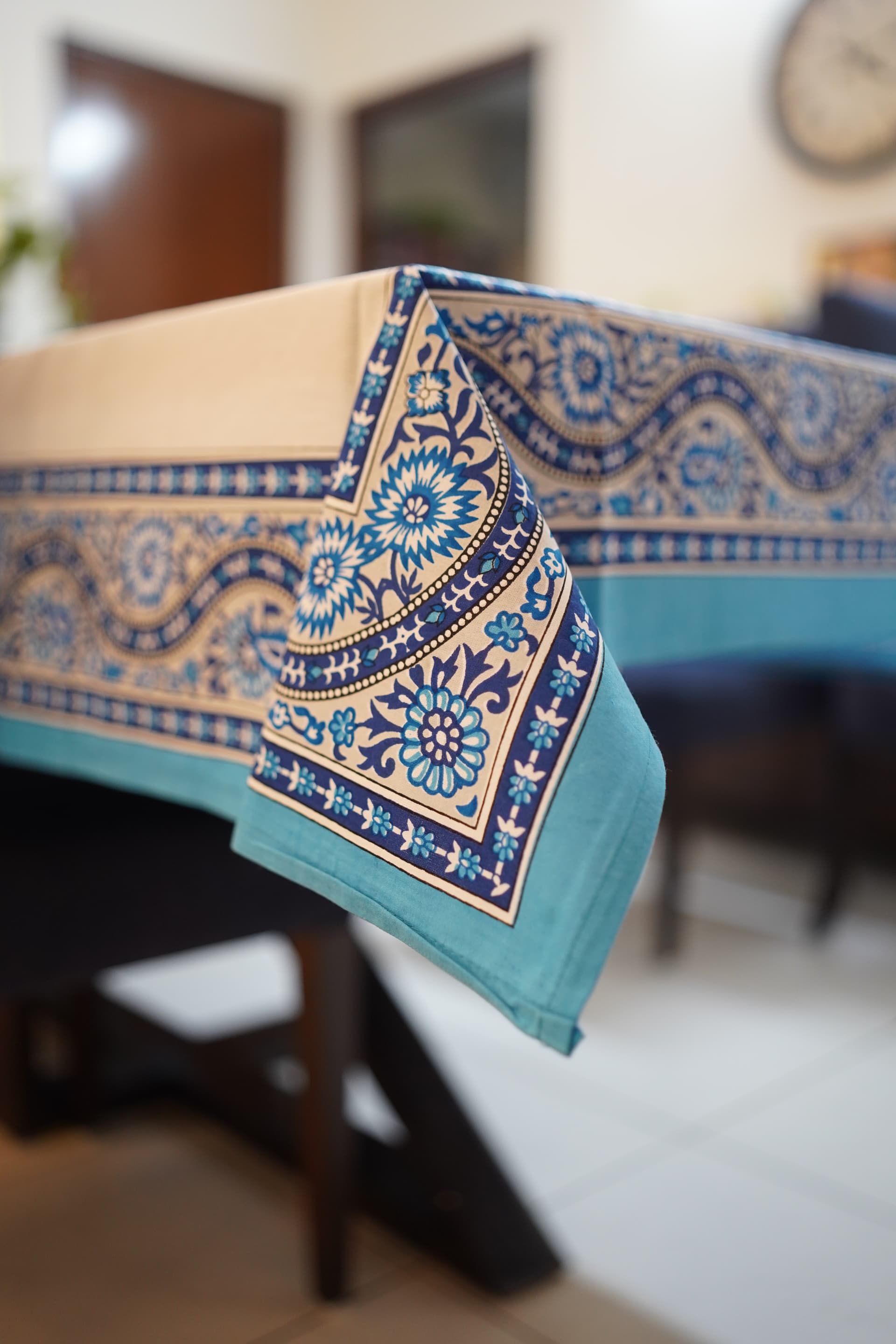 Sapphire table cover