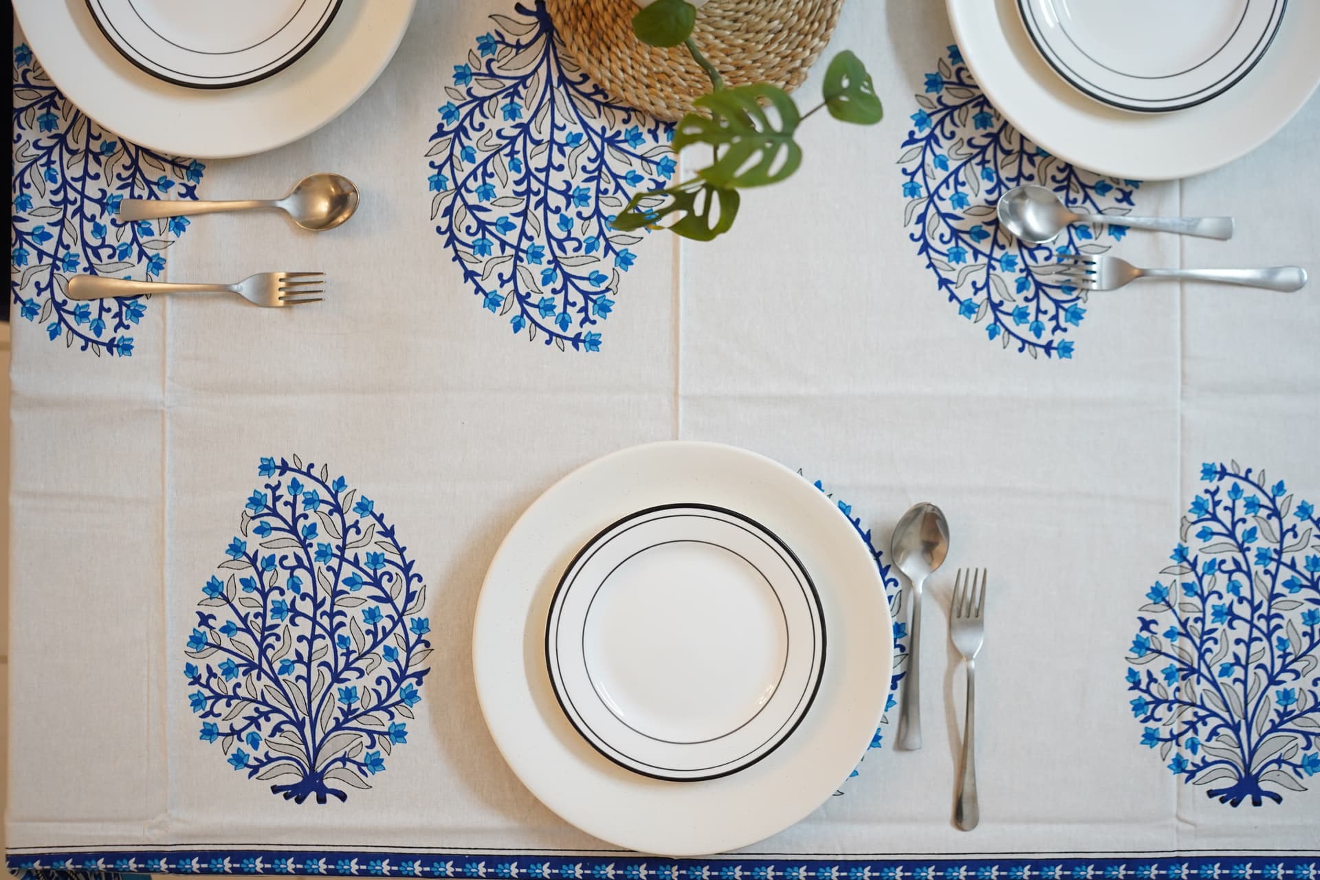 Sapphire table cover