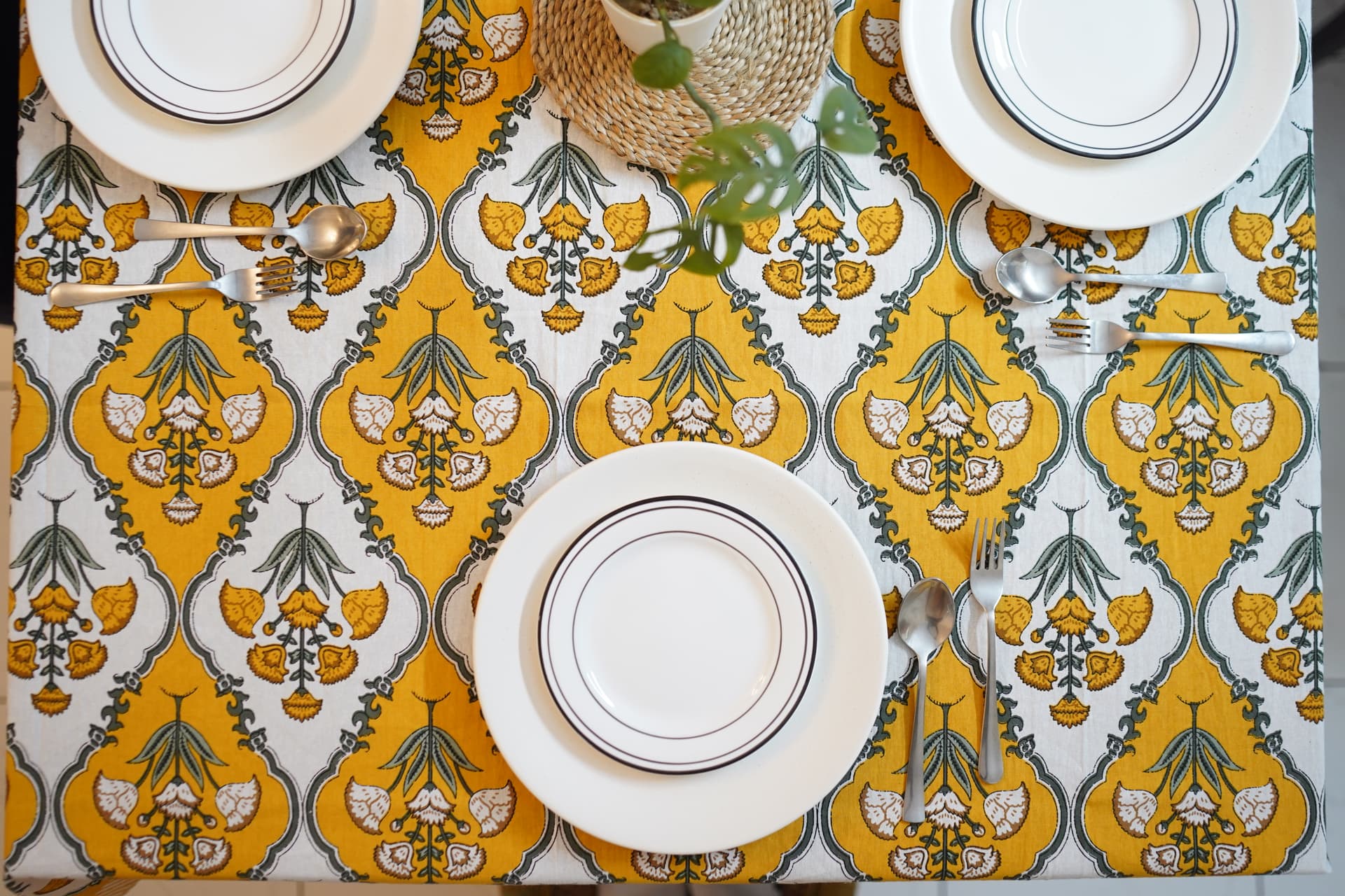 Yellowstone table cover