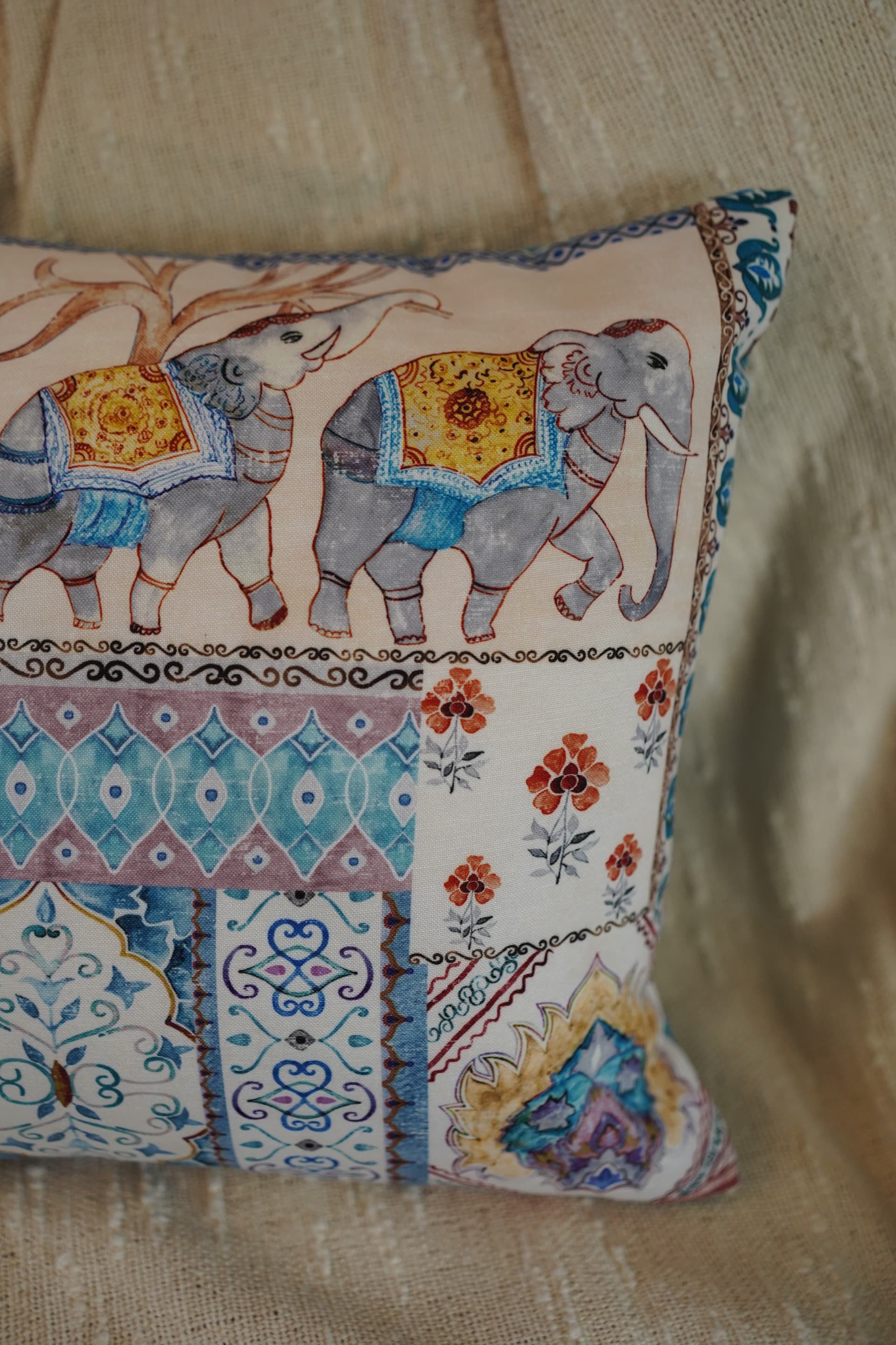 Royal Garden cushion cover